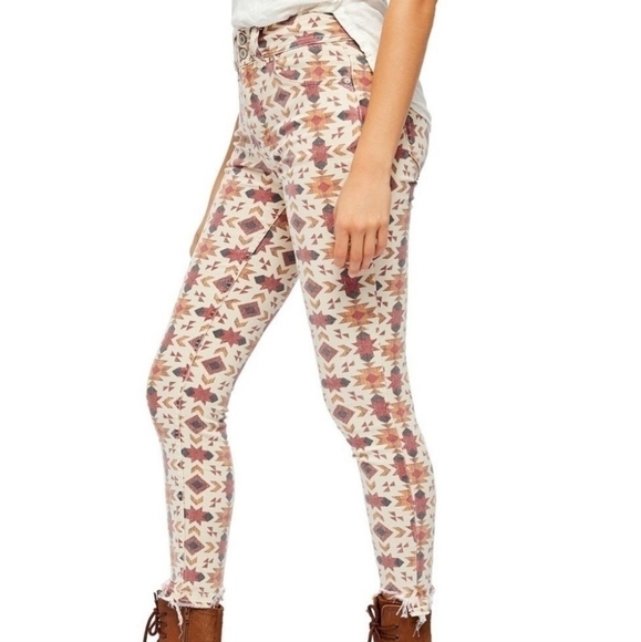 We The Free Wild Child Skinny Jeans Free People NWT - Picture 3 of 11